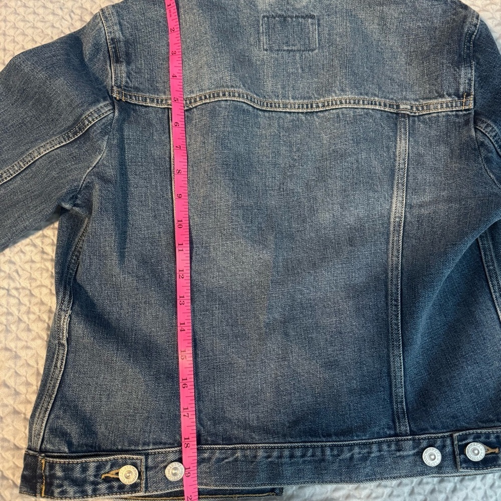 Banana Republic Classic Denim Jacket | Excellent Used Condition - Picture 8 of 10